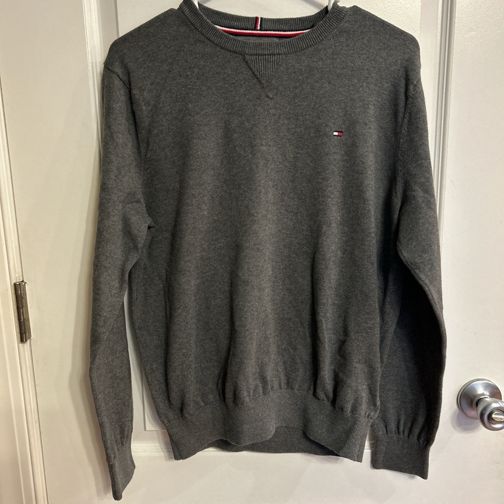 ✨ 5 for $50✨ Tommy Hilfiger Men's Charcoal Crewneck Sweater